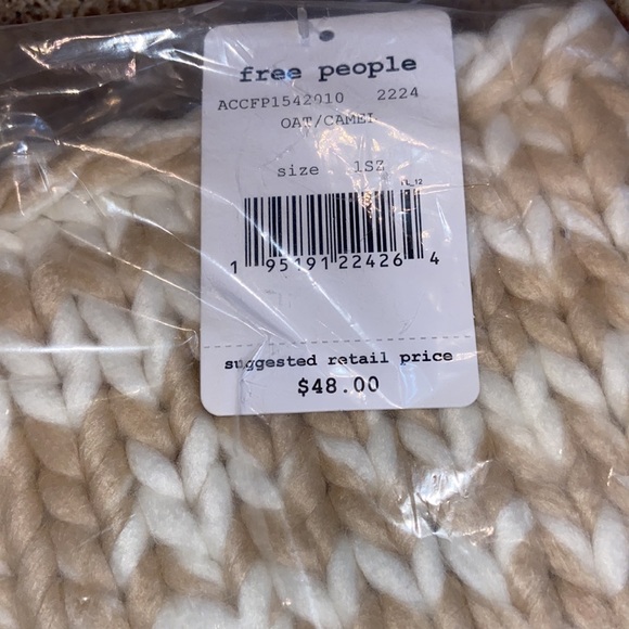 🆕Free People Cozy Up Color Block Pom Beanie - Picture 3 of 4